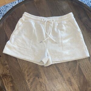 Women's Lou & Grey Cream Shorts, NWOT, size M